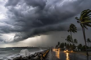 Weather Alert: বর্ষার বড় আপডেট! কোথায় হবে অতি ভারী বৃষ্টি, কোথায় ঝড়? বাংলাতেও আবহাওয়া বদল কবে থেকে? জানাল IMD