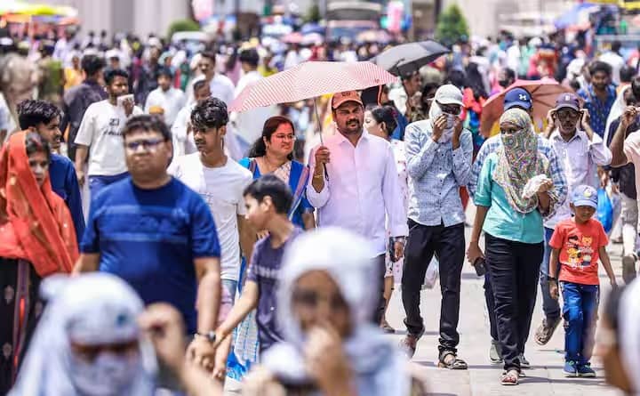 গরম আরও বাড়বে বলে পূর্বাভাস দিয়েছে আলিপুর আবহাওয়া দফতর। অর্থাৎ আগামী কয়েকদিন হাঁসফাঁস অবস্থা থাকবে দক্ষিণবঙ্গে।