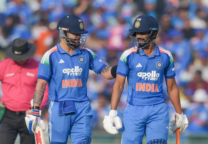The Indian Express-র রিপোর্ট অনুযায়ী কোহলিকে সপ্তাহ দু'য়েক বিশ্রাম নেওয়ার পরামর্শ দেওয়া হয়েছে। তাহলে সেক্ষেত্রে কোহলির পরিবর্তে ভারতের হয়ে ওয়ান ডে দলে সুযোগ পেতে পারেন কে?