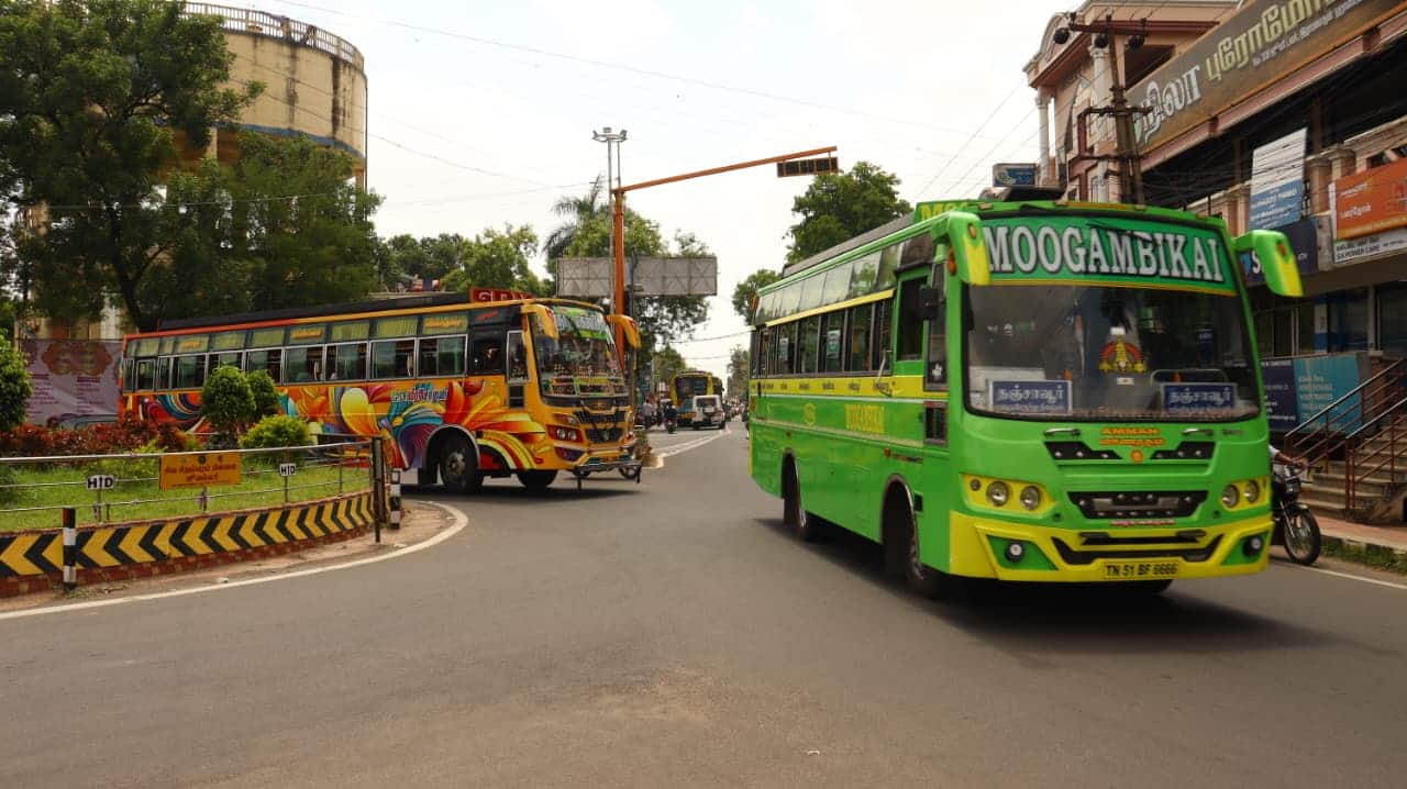 காதை கிழிக்கும் ஏர்ஹாரன்... கண் இமைக்கும் நேரத்தில் பாயும் பேருந்துகள்: தஞ்சையில் பரபரப்பு!