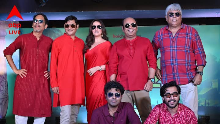 ছবির পরিচালক বলছেন, 'আজ এই সিনেমার প্রথম লুক প্রকাশিত হল সবে। অগাস্ট থেকে শ্যুটিং শুরু। আশা করছি, সবার সঙ্গে কাজের দুর্দান্ত অভিজ্ঞতা হবে।'