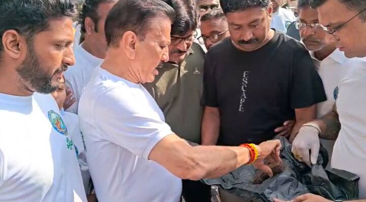 हे पिस्तूल कायदेशीर की बेकायदेशीर आहे, याबाबत अद्याप स्पष्टता नसली तरी, कुठल्यातरी अज्ञात व्यक्तीने ते नदी पात्रात फेकून दिल्याचा प्राथमिक संशय व्यक्त केला जात आहे.