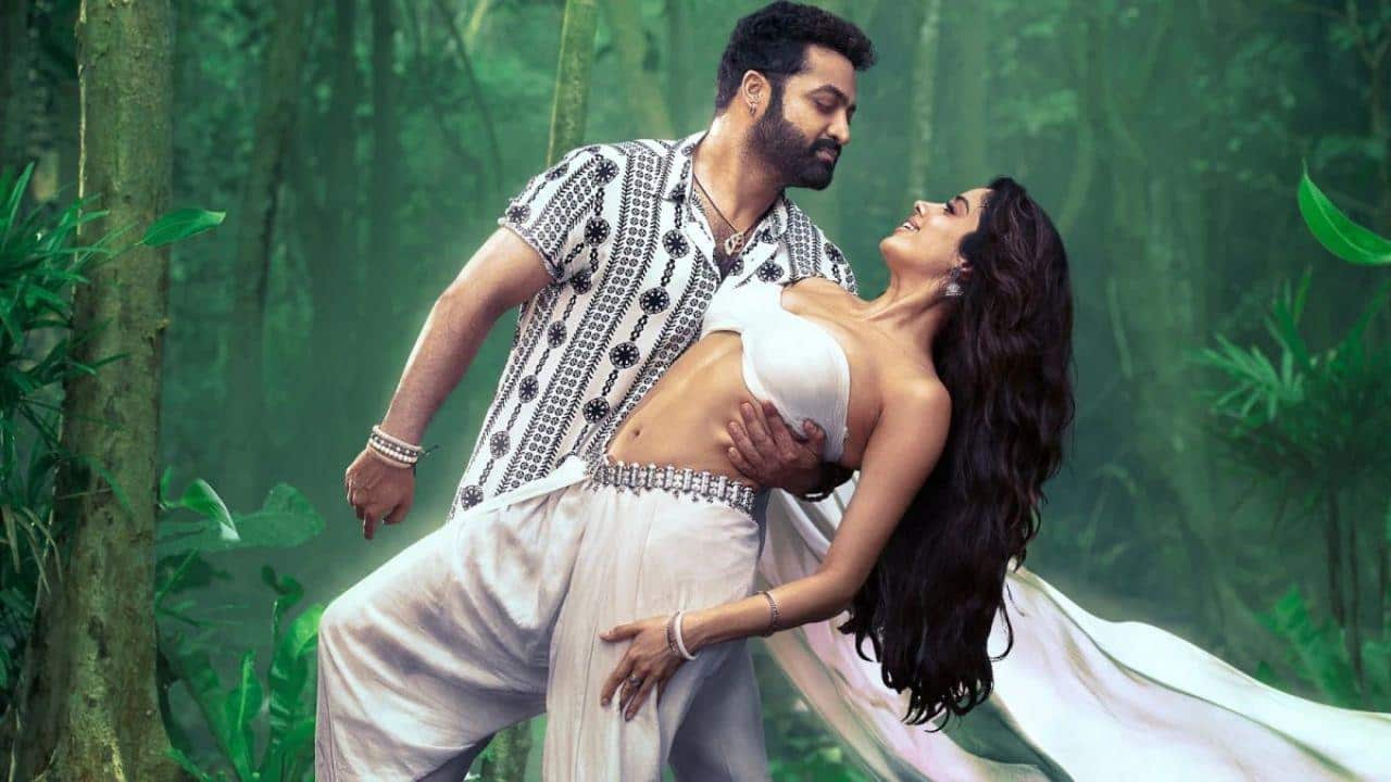 Peddi: Janhvi Kapoor has been popular in South even before 'Peddi', 500 crore film is recorded in her account.