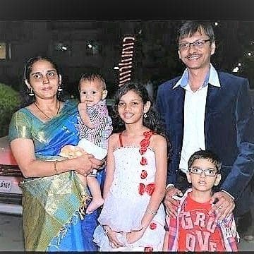 Shyam Pathak Birthday: Popatlal of 'Taarak Mehta' is not a bachelor in real life, went against the family and got love marriage, see family photo
