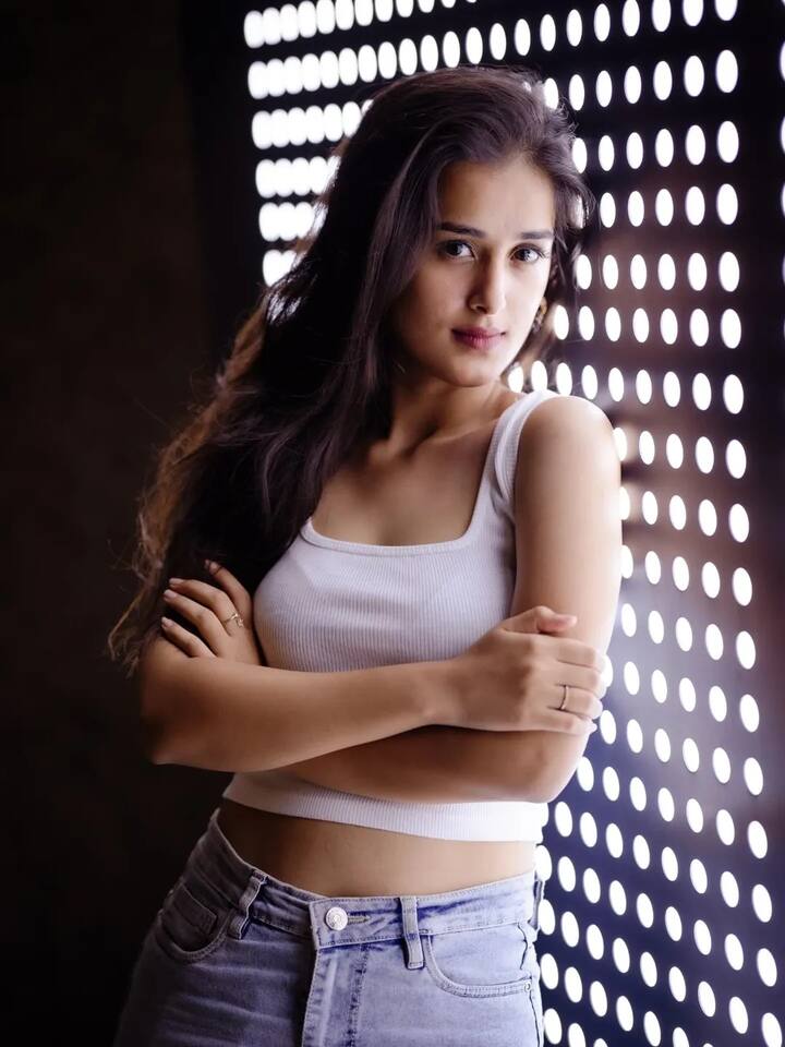 చక్రీ మిస్సైన టెన్షన్లో ఉన్నప్పుడు వరుస కాల్స్ తో విసిగించిన శైలుపై ఫైర్ అవుతాడు కేశవ. ఎంత చెబుతున్నా వినిపించుకోకుండా మాట్లాడుతూనే ఉండడంతో లాగిపెట్టి కొడతాడు. ఏడుస్తూ వెళ్లిపోతుంది శైలు...