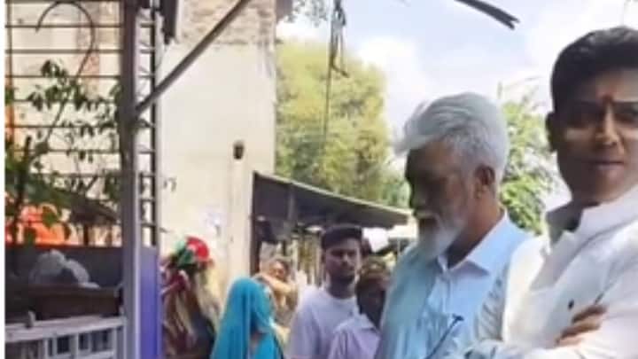 यावेळी डॉ. शिंदे यांनी पुरणासाठी वापरण्यात येणारे साहित्य, कणिक मळण्याची पद्धत, पोळी लाटण्याची प्रक्रिया तसेच पारंपरिक पद्धतीने पुरणपोळी भाजण्याचे बारकावे समजून घेतले.