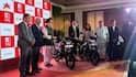 Hero Flex Fuel Bike: লঞ্চ হল ভারতের প্রথম ফ্লেক্স ফুয়েল বাইক, নতুন যুগের সূচনা করল Hero Splendor+ ও HF Deluxe