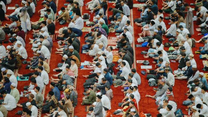 धार्मिक कारणों के अलावा कई बार मेडिकल जरूरतों के चलते भी खतना कराया जाता है. डॉक्टरों के अनुसार, फाइमोसिस, बैलेनाइटिस, पैराफाइमोसिस, पोस्थाइटिस और बैलेनोपोस्थाइटिस जैसी स्थितियों में खतना की सलाह दी जाती है.