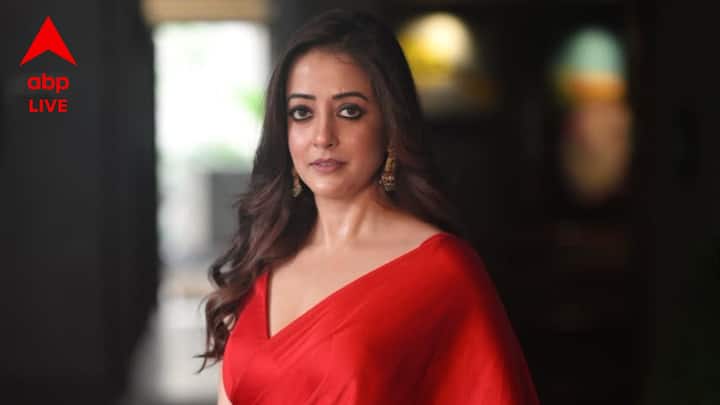'একেনবাবু'-র দলে এবার যোগ দিয়েছেন, রাইমা সেন (Raima Sen)। এই প্রথম একেনবাবুর সিনেমায় গুরুত্বপূর্ণ সিনেমায় দেখা যাবে তাঁকে।