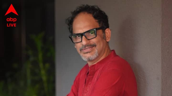 সুজন দাশগুপ্তের সৃষ্ট চরিত্র একেনবাবু প্রথমে মুক্তি পেয়েছিল ওয়েব সিরিজ হিসেবে। জনপ্রিয়তা পাওয়ার পরে, সিনেমাও তৈরি হয়েছে একেনকে নিয়ে। এবারের একেন সফরে অন্যতম আকর্ষণ হতে চলেছেন, ঋত্বিক চক্রবর্তী।