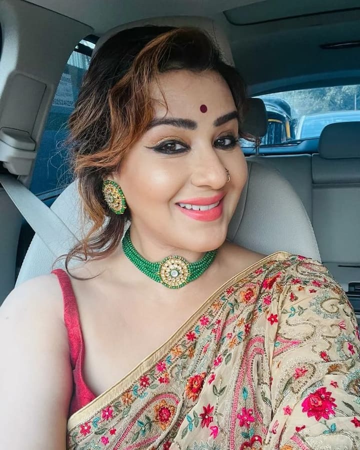 शिल्पा ने ये कदम तब उठाया, जब शादी के कार्ड छप चुके थे. उनके इस फैसले ने हर किसी को चौंका दिया था. शिल्पा ने भी इस मामले में बयान देते हुए कहा था कि वो बहुत यंग थी और शादी नहीं करना चाहती थीं.