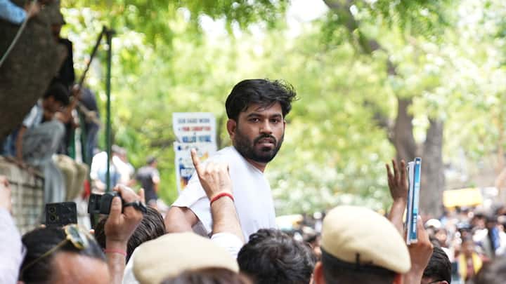 हे आंदोलन सुमारे पाच तास चालले. दुपारी 3 वाजता अभिजीत आणि सोनम वांगचुक निघून गेले.
