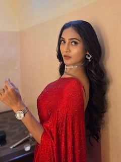 Gayathri Simhadri : కార్తీక దీపం 2 లేడీ విలన్ హాట్ లుక్ - రెడ్ శారీలో హార్ట్ ఫేవరెట్ జ్యోత్స్న