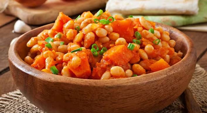 વિશ્વના સૌથી મોટા માંસ ઉત્પાદક દેશોમાંનો એક બ્રાઝિલ આ યાદીમાં ત્રીજા ક્રમે છે. લગભગ 14 ટકા બ્રાઝિલિયનો, જે આશરે 2.8 કરોડ લોકો પોતાને સંપૂર્ણપણે શાકાહારી માને છે.