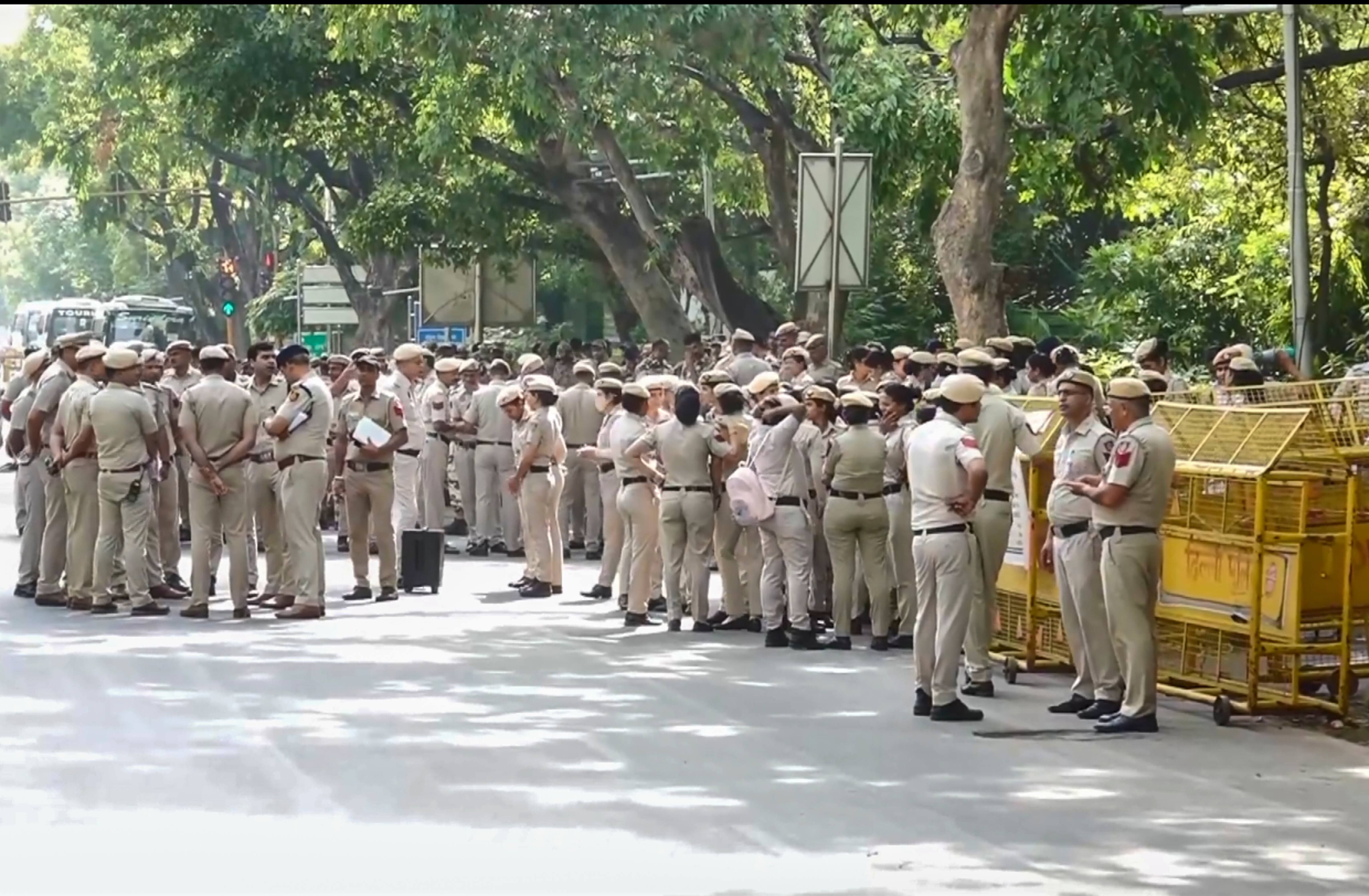 CJP Protest: కేంద్రమంత్రి ధర్మేంద్ర ప్రధాన్ రాజీనామా చేయాల్సిందే! ఢిల్లీ వీధుల్లో బొద్దింకల గర్జన!