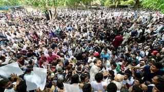धर्मेंद्र प्रधान का इस्तीफा, कॉम्पिटिटिव एग्जाम में फेयरनेस... कॉकरोच जनता पार्टी ने जंतर-मंतर से रखीं ये 5 डिमांड