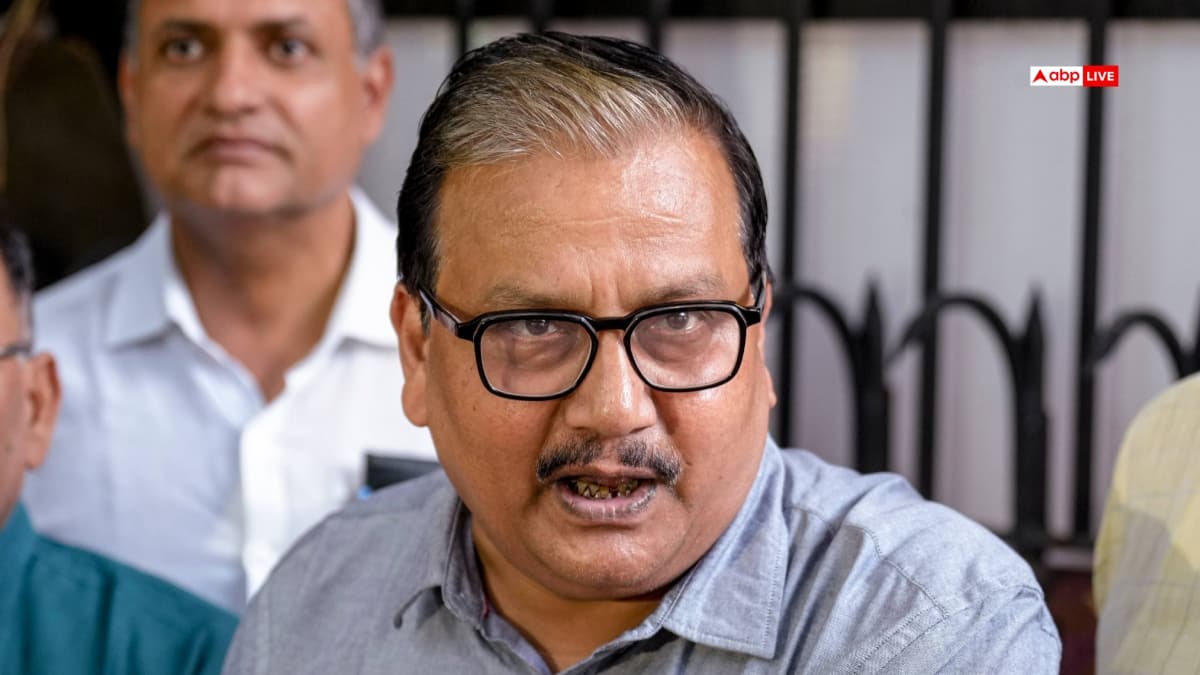 लालू यादव और राबड़ी देवी की सुरक्षा हटाने पर भड़की RJD, मनोज झा बोले- 'जिन्हें मच्छर भी नहीं काटता...'