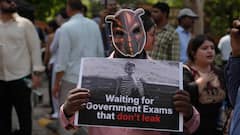 Cockroach Janata Party: 'बेटा, तुमसे ना हो पाएगा', पेपर लीकवाली सरकार कितीवेळा येणार? जंतमंतरवर घुमला 'काॅकरोच'चा आवाज