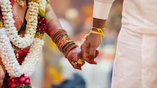 சித்தி - அக்கா மகன் இடையே கள்ளக் காதல் !! அறையில் தந்தை பார்த்த 'அந்த' காட்சி