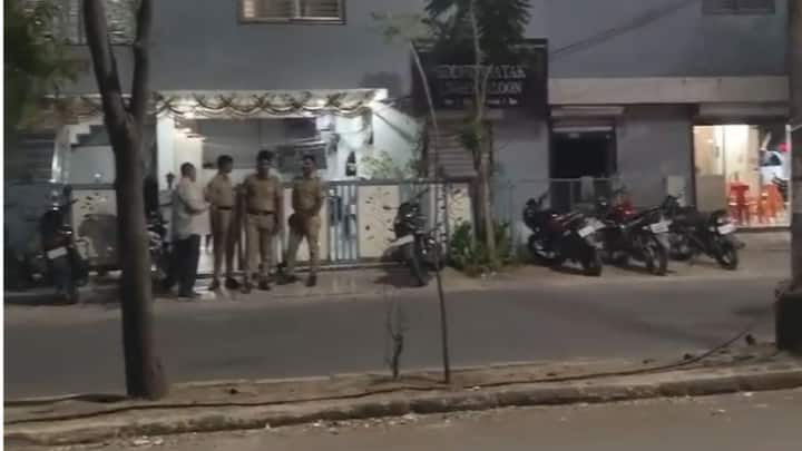 अभिजीत याला कायद्याची चांगली समज आहे. तो कायद्याचे कोणतेही उल्लंघन करणार नाही. तर अभिजीत याला अटकेची कल्पना आहे, त्याने त्यासाठी तयारी केली आहे.