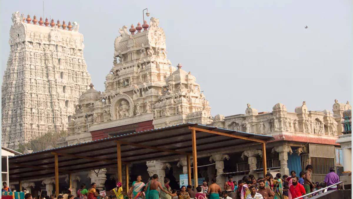 திருச்செந்தூர் கோயில் செயல்பாடுகள் மீது கண்காணிப்பு! உயர்மட்ட அதிகாரிகள் குழு அமைப்பு.