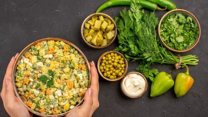 એશિયન દેશ તાઇવાન આ યાદીમાં ચોથા ક્રમે છે, લગભગ 13 થી 14 ટકા વસ્તી માંસનો ત્યાગ કરે છે. તાઇવાનમાં શાકાહાર મુખ્યત્વે તમામ જીવંત વસ્તુઓ માટે કરુણાના બૌદ્ધ સિદ્ધાંતો દ્વારા પ્રેરિત છે.
