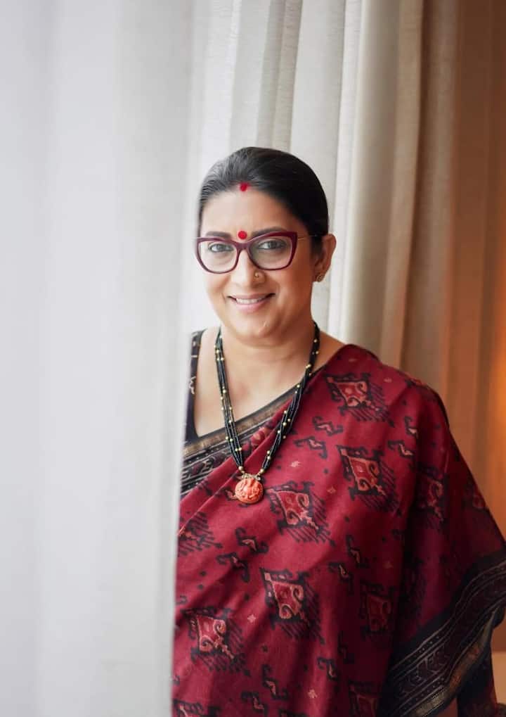 स्मृति ईरानी - 'क्योंकि सास भी कभी बहू थी' में तुलसी के किरदार से स्मृति ईरानी एक कल्चरल फिनोमॅनन बन गईं. वो इस शो के बाद से टीवी के सबसे लोकप्रिय चेहरों में शामिल हो गईं.