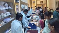 Gold Rate : पंतप्रधान मोदींच्या आवाहनानंतर भारतीयांनी सोने खरेदीचा पॅटर्नच बदलला, एका कृतीने मार्केटमधील सप्लाय वाढला, सोने-चांदीचे दर झटक्यात घसरले