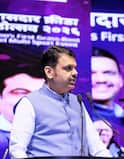 गुलाबी आँखे जो तेरी देखी..; नागपुरात मुख्यमंत्र्यांनी गायले दोन गाणे; दुसरं गाणं धर्मेंद्रचं सुपरहीट, टाळ्या वाजवून दाद