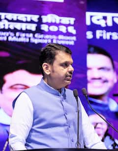 गुलाबी आँखे जो तेरी देखी..; नागपुरात मुख्यमंत्र्यांनी गायले दोन गाणे; दुसरं गाणं धर्मेंद्रचं सुपरहीट, टाळ्या वाजवून दाद