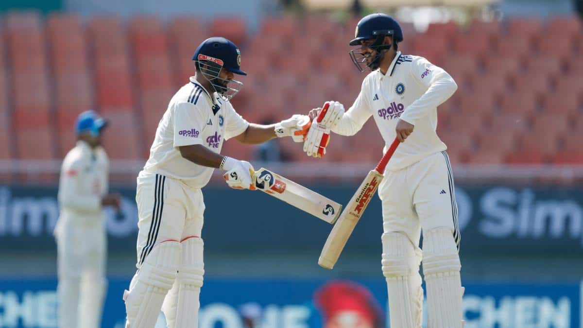 IND vs AFG Test Day 2 Live Score: सिराज की आतिशी पारी का अंत, भारत का 8वां विकेट गिरा; वाशिंगटन-कुलदीप क्रीज पर मौजूद