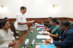 Chhagan Bhujbal on Rajya Sabha Election 2026: पहिले लांब दिसले, मग राजेंद्र जैन यांच्या जवळ उभे राहिले; बाहेर येताच छगन भुजबळांची शेरोशायरी, राज्यसभेच्या उमेदवारीवरुन डावलल्यानंतर काय काय बोलले?