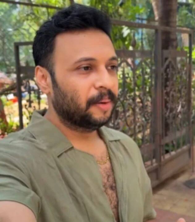 'इमारतीच्या आवारात काहीही करण्यापूर्वी इथल्या रहिवाशांना एकदा विचारायला हवे होते, असं मला वाटतं', असं प्रसाद म्हणाला.