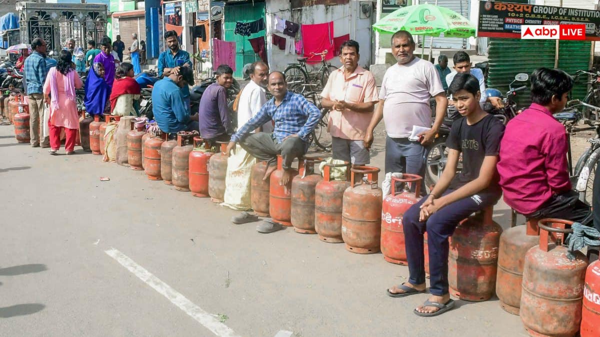 उज्ज्वला योजना के लाभार्थियों को NDA सरकार ने दिया बड़ा झटका, 10.5 करोड़ लोगों पर सीधा असर