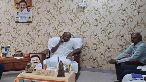 இது என்ன புது ட்ரெண்ட்? - முதல்வர் விஜய் படம் மாட்டியதால் நெல்லை மேயர் செய்த விநோத செயல் - வைரலாகும் புகைப்படம்