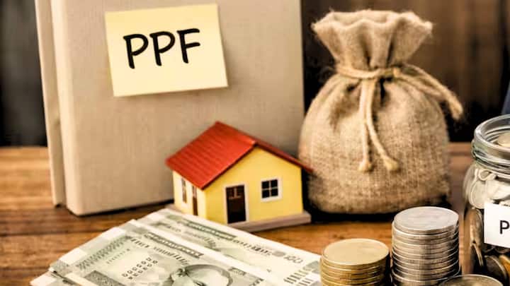 Public Provident Fund : আমাদের জীবনে অনেক সময় এরকম পরিস্থিতির উদ্ভব হয়, যেখানে কম সুদে ঋণের প্রয়োজন হয়। এই সুযোগের সদ্ব্যবহার করে কিছু আর্থিক প্রতিষ্ঠান। চাপে পড়ে পার্সোনাল লোন (Personal Loan) বা ক্রেডিট কার্ডের (Credit Card) বেশি সুদের ফাঁদে পা দিই আমরা। আমরা অনেকেই জানি না, পাবলিক প্রভিডেন্ট ফান্ড (PPF)থেকেই পেতে পারেন কম সুদে লোন (PPF Loan)। তবে সেই ক্ষেত্রে PPF-এ একটি নির্দিষ্ট  সময় ধরে বিনিয়োগ থাকতে হবে আপনার।