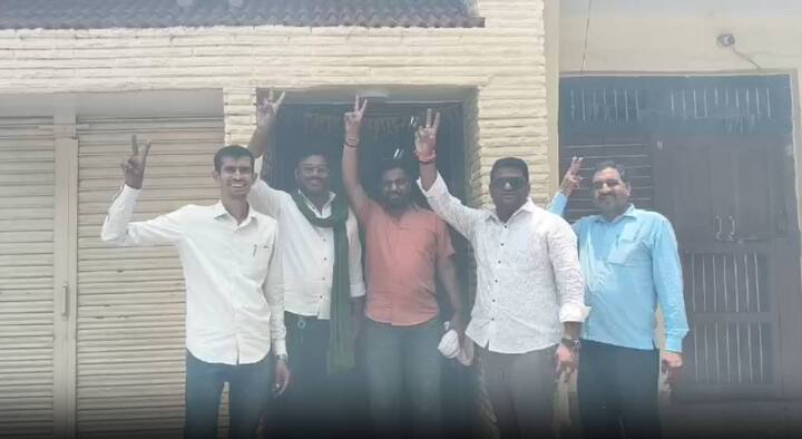 दुसरीकडे, राजेंद्र जैन यांची राज्यसभेसाठी निवड झाल्यानंतर राजकीय वर्तुळात सुनील तटकरे आणि प्रफुल पटकरे या जोडगोळीच्या अजूनही कायम असलेल्या वर्चस्वाची चर्चा रंगली आहे. तर राजेंद्र जैन यांची राज्यसभेसाठी निवड झाल्यानंतर त्यांच्या राहत्या घरीही आनंदाच वातावरण असून आनंद व्यक्त केला जात आहे.