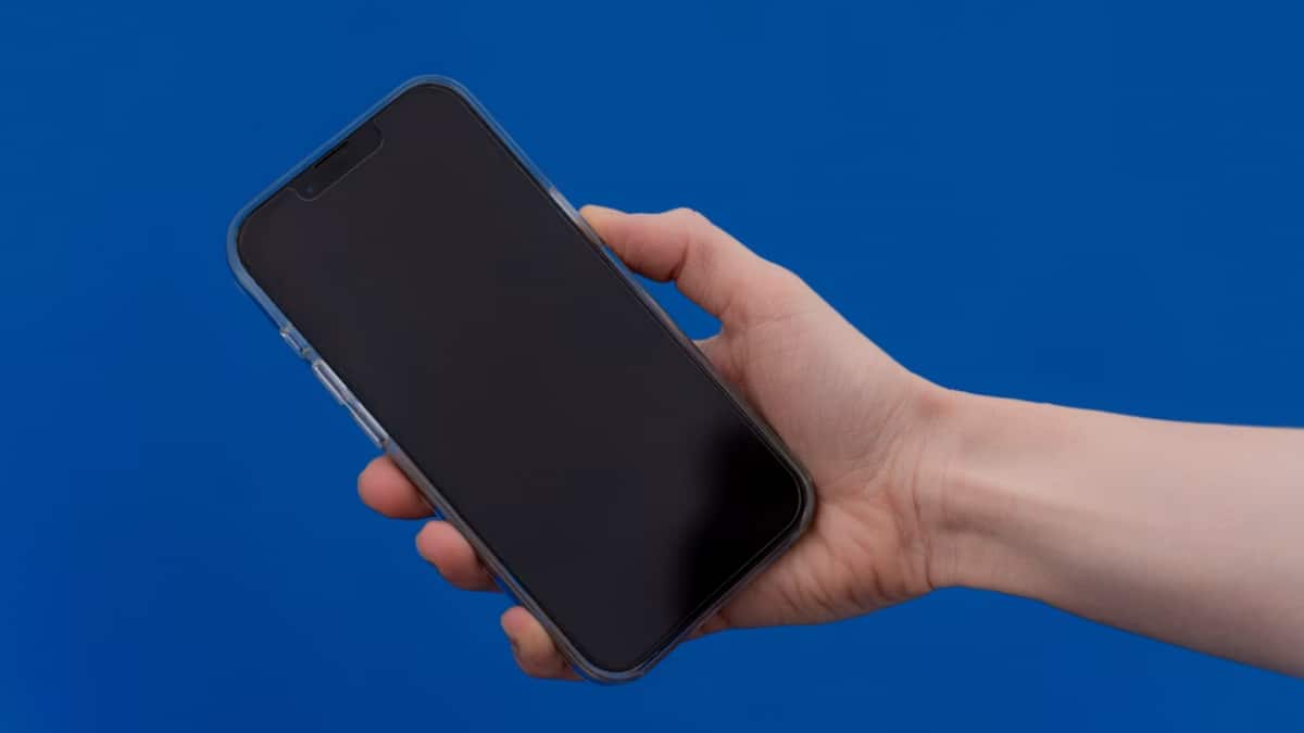 Ceramic Shield या Gorilla Glass? फोन को किस-से मिलेगी ज्यादा प्रोटेक्शन?