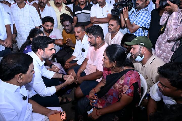తాము కేవలం డబ్బులు ఇచ్చి చేతులు దులుపుకోవడానికి రాలేదని, బాధిత కుటుంబాలకు జీవితాంతం అండగా ఉండేలా చర్యలు తీసుకుంటామని లోకేష్ తెలిపారు. 90 రోజుల్లో ప్రతి బాధితునికి న్యాయం చేసేలా చర్యలు తీసుకుంటామని టైమ్‌, డేట్ నోట్ చేసి పెట్టుకోవాలని పేర్కొన్నారు.
