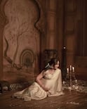 Surbhi Jyoti Stunning Look: 38व्या वर्षी आई होणार 'ही' प्रसिद्ध अभिनेत्री; राणीसारखं सजून फ्लॉन्ट केला बेबी बंप, गोल्डन साडी अन् केसात माळलेल्या गजऱ्यात खुलून दिसतंय सौंदर्य