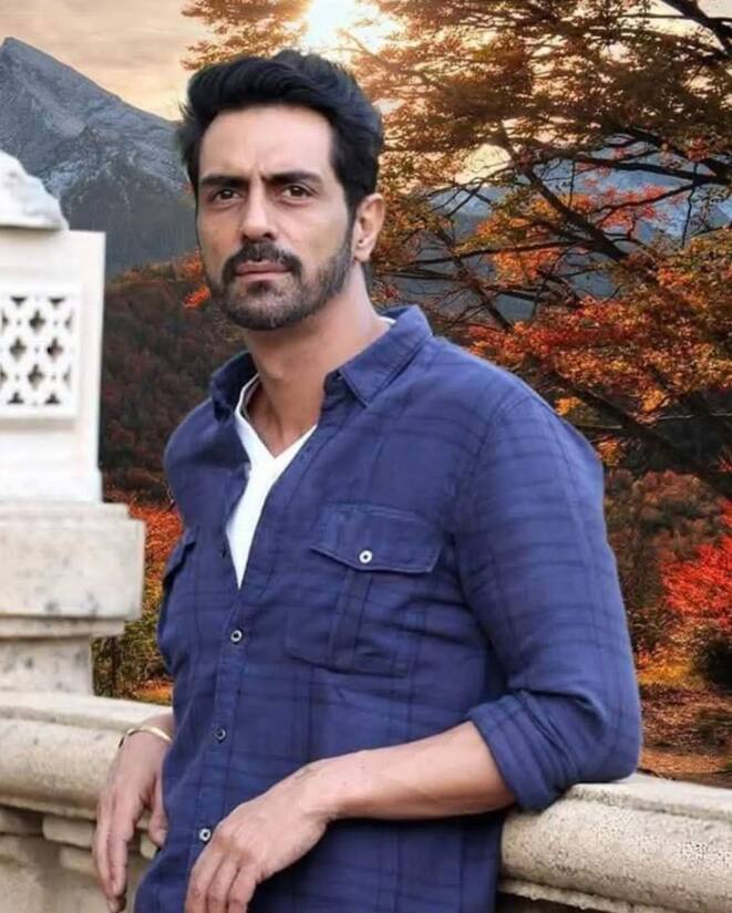 अर्जुन रामपाल ने आगे कहा, 'मुझे लगता है कि वो शायद मेरी जिंदगी का सबसे मुश्किल दौर था, क्योंकि जिस वक्त उनकी शादी टूट रही थी, ठीक उसी समय मेरी मां कैंसर से जूझ रही थीं. मैं उन्हें खो रहा था. मैं अपने सभी करीबी लोगों को खो रहा था. उससे तीन साल पहले मैंने पिता को खो दिया था. मैं दोस्तों को खो रहा था. मैं वह सब कुछ खो रहा था जिसके लिए मैंने इतनी मेहनत की थी.'