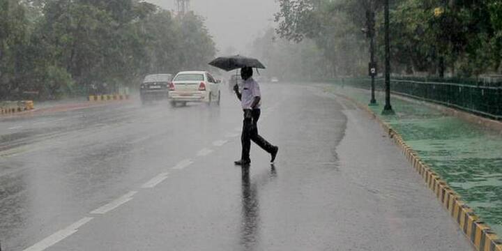 मराठवाडा आणि विदर्भातील काही ठिकाणी हलक्या ते मध्यम स्वरूपाच्या पावसाच्या सरी कोसळतील.