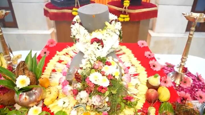 त्यासाठी मंगळवारी लालबागचा राजा सार्वजनिक गणेशोत्सव मंडळ वर्ष ९३ वे गणेश मुहूर्त पूजन पार पडले.