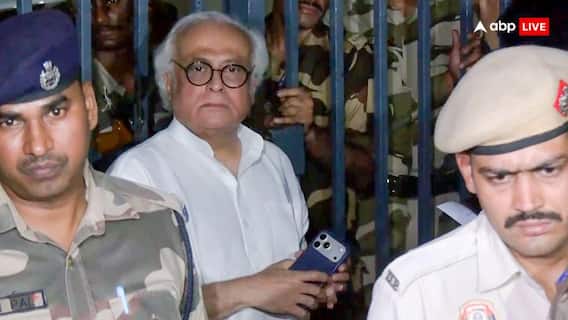 'लोकतंत्र का मर्डर कर दिया', मीनाक्षी नटराजन का नामांकन रद्द होने के बाद चुनाव आयोग दफ्तर के बाहर बवाल 'लोकतंत्र का मर्डर कर दिया', मीनाक्षी नटराजन का नामांकन रद्द होने के बाद चुनाव आयोग दफ्तर के बाहर बवाल