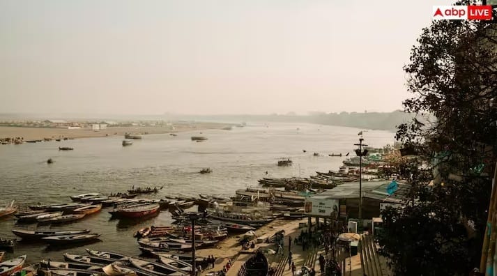 River Cleaning: નદીઓ શહેરો, કૃષિ અને ઇકોસિસ્ટમ્સની જીવનરેખા છે. પરંતુ તેમને સ્વચ્છ રાખવા એ ફક્ત પાણીમાંથી કચરો દૂર કરવા કરતાં ઘણું મુશ્કેલ છે. આધુનિક નદી સફાઈ પ્રોજેક્ટ્સમાં ગંદા પાણીની શુદ્ધિકરણ, ઔદ્યોગિક પ્રદૂષણ અટકાવવા, ડ્રેજિંગ, ઇકોસિસ્ટમ પુનઃસ્થાપન અને લાંબા ગાળાની સંભાળનો સમાવેશ થાય છે. ચાલો નદીની સફાઈની પ્રક્રિયા અને તેનો ખર્ચ કેટલો થાય છે જાણીએ