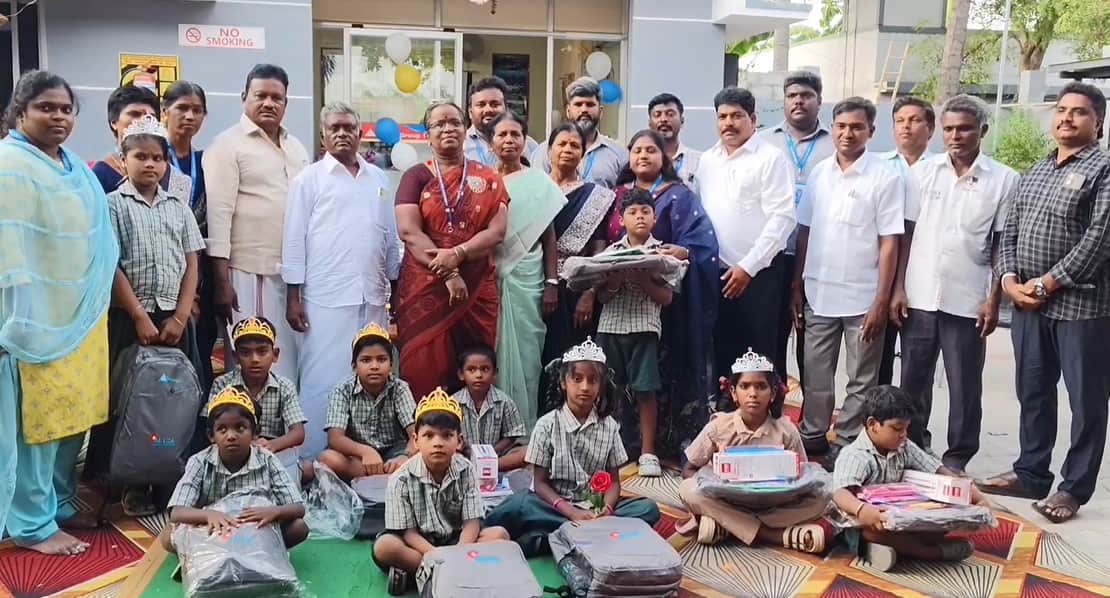 ஏழை குழந்தைகளை ராஜாக்களாக்கிய முன்னாள் மாணவி; உதவி செய்வதிலும் இப்படியொரு மாண்பா? - திருப்பத்தூரில் நெகிழ்ச்சி