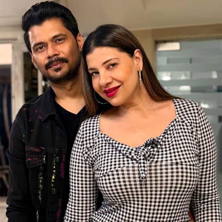 संभावनाने आई होण्यासाठी बरेच प्रयत्न केले. 8 आयव्हिएफ झाले होते. मिसकॅरेज देखील झालं होतं. दरम्यान, आता लग्नाच्या 10 वर्षांनंतर दोघांच्या आयुष्यात आनंदाचा क्षण आलाय.