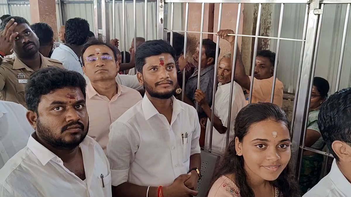 பழனி கோவிலில் முதல்வர் விஜய்க்காக சிறப்பு அர்ச்சனை; அமைச்சர் ரமேஷ் பங்கேற்பு