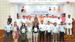 CM धामी ने 221 युवाओं को बांटे नियुक्ति पत्र, '4.5 साल में दीं 33 हजार सरकारी नौकरियां'