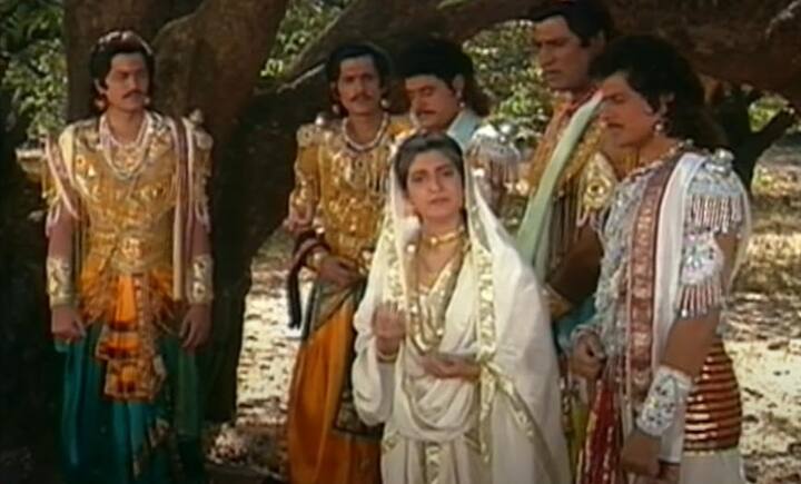 संजीव चित्रे: 'महाभारत' में संजीव चित्रे का किरदार सहदेव ने निभाया था. उन्होंने भी अभी तक शादी नहीं की है. दिलचस्प बात ये है कि संजीव और समीर असल जिंदगी में भी भाई हैं.